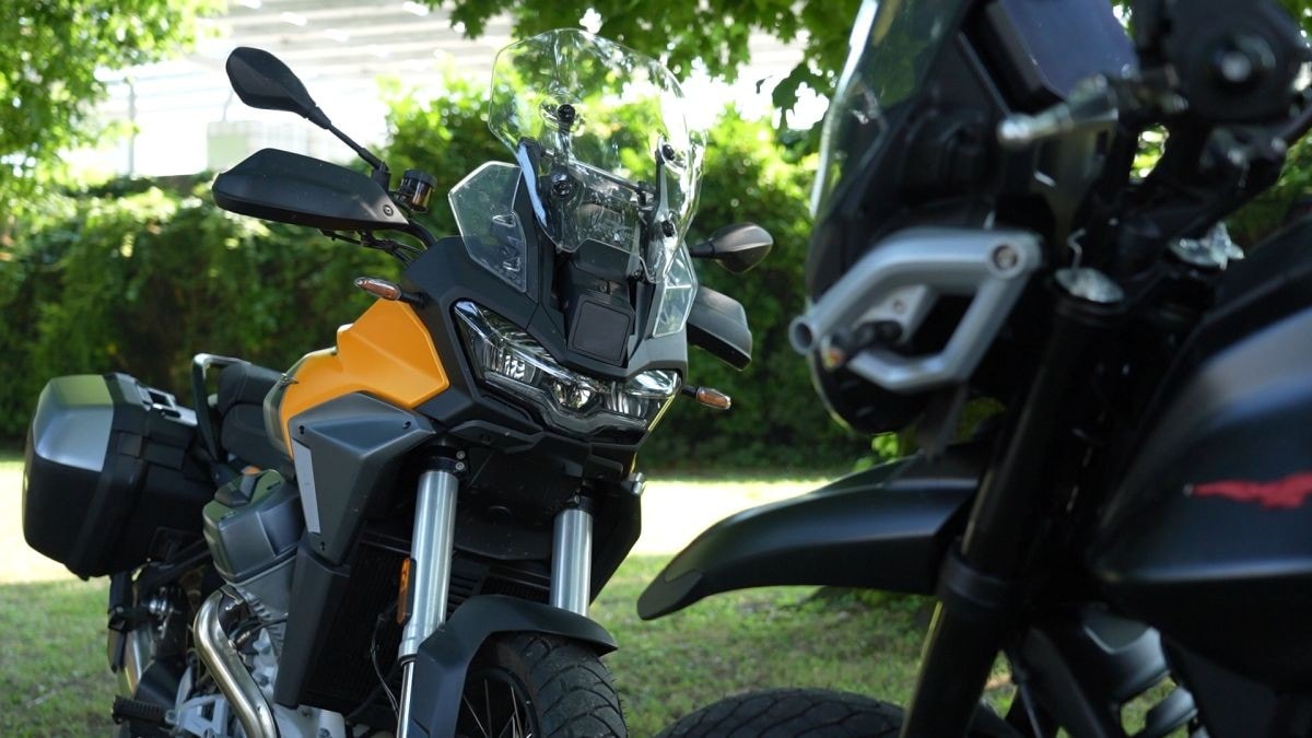 Test a Testa #9 - Moto Guzzi Stelvio vs Moto Guzzi V85 Strada: sfida in famiglia!